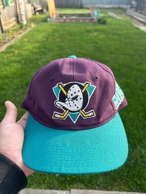 VTG Anaheim Mighty Ducks Sports Specialties “Embroidered all around”